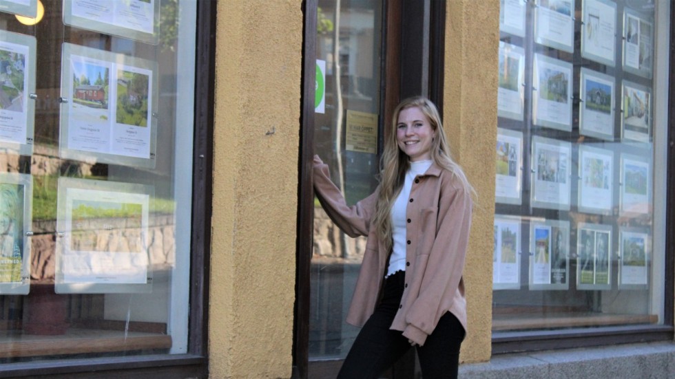 Lisa Danielsson, mäklare på Svensk fastighetsförmedling i Vimmerby, menar att ett hem som är fräscht och ger ett bra första intryck kan öka värdet med bortåt 100 000 kronor.