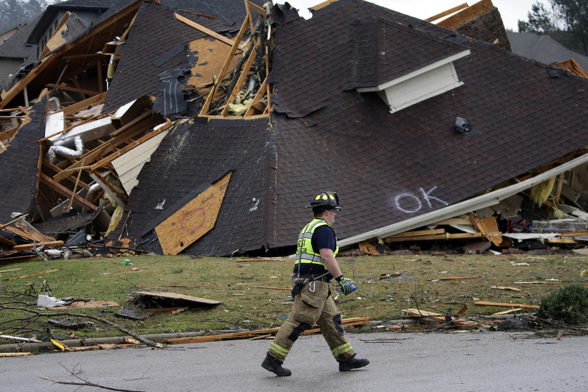 Flera döda efter tornador i Alabama - Upsala Nya Tidning