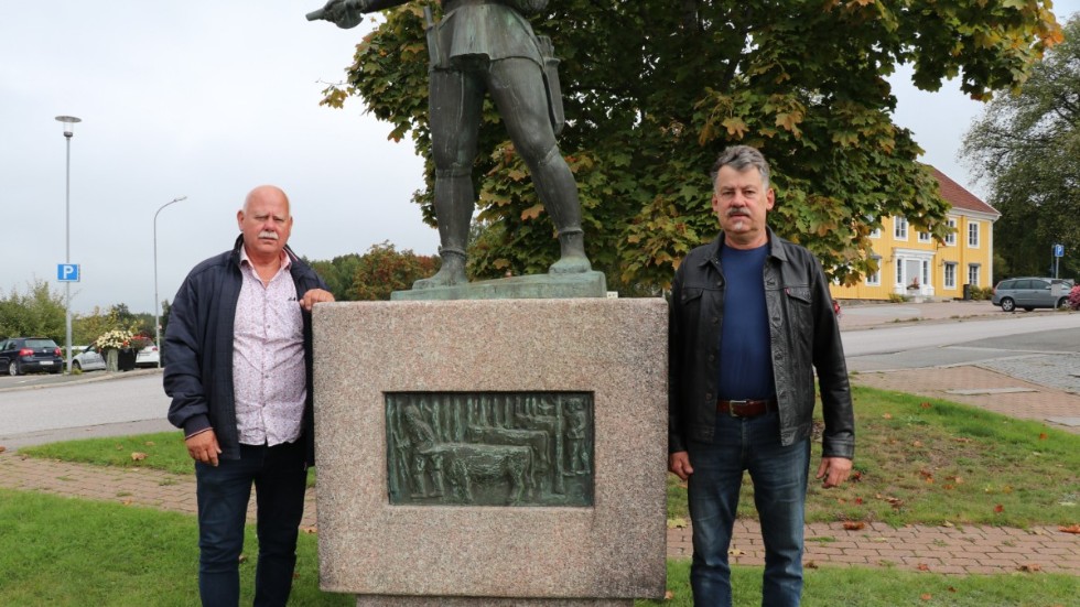Jan-Olof "Jos" Svensson och Lars Petersson är med och arrangerar fredagens manifestation mot vindkraftsparken i Tönshult.