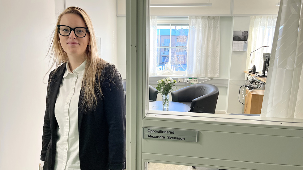 "Det ska bli roligt. Jag är förväntansfull", säger Alexandra Svensson (S) som nu har börjat som oppositionsråd i Hultsfreds kommun.