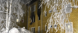 Två till sjukhus efter stor brand – fyra evakuerades från balkong