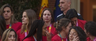 Spanska VM-laget kan prisas efter kysskandalen