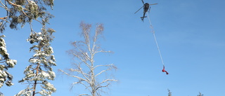 Helikopter i kampen mot träd som fallit över ledningar