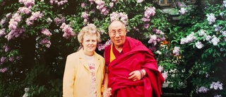 Östgötska Eva minns alla nära möten med Dalai Lama 
