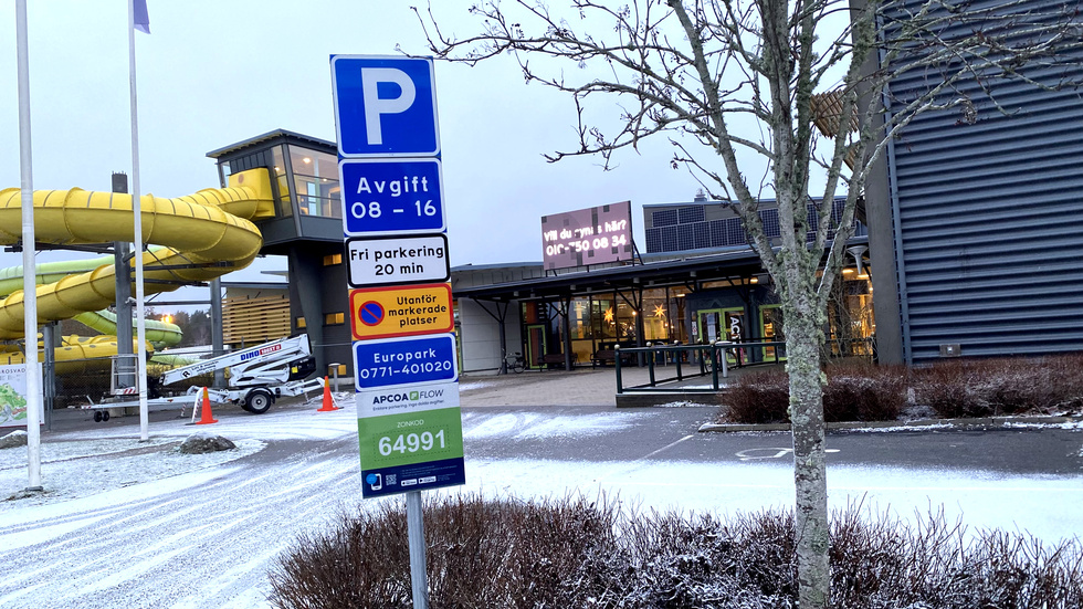 För att freda kvälls- och helgaktiviteter vid Grosvad är parkeringen inte avgiftsbelagd vardagar före klockan 8, efter klockan 16 och eller under helger och röda dagar, skriver Magnus Pirholt, samhällsplaneringschef Finspång.