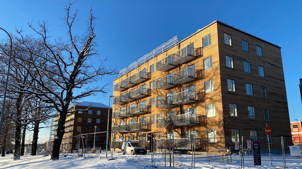 Nu är det första av de två nya husen i Råssnäs klart.