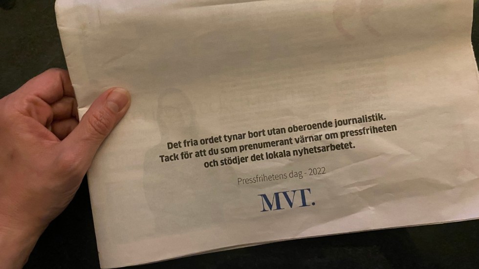 På Pressfrihetens dag 2022 såg papperstidningens förstasida lite annorlunda ut ... På MVT.se tynade orden sakta bort och precis som på papperstidningens förstasida framträdde budskapet om vikten av oberoende journalistik. 