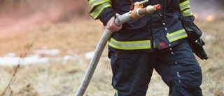 Privatpersoner hjälpte brandmännen med trippla gräsbränder