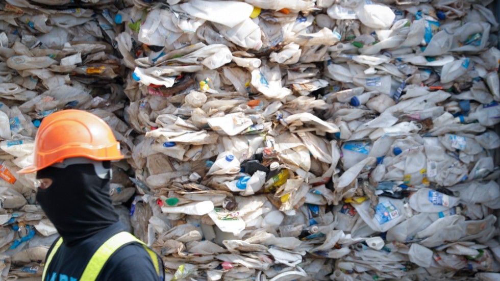 En container fylld med plastavfall från Australien i Port Klang, Malaysia. 2019 skickade landet tillbaka hundratals ton oåtervinningsbar plast till bland annat Australien, USA, Kanada och Storbritannien. Arkivbild.
