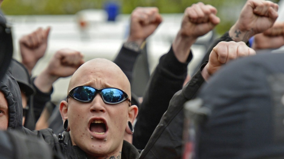 Tyska högerextremister vid en demonstration i Erfurt 2013. Personerna tillhör inte organisationen som nämns i texten. Arkivbild.
