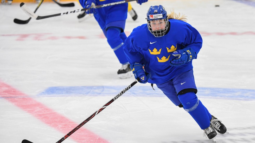Lina Ljungblom, här under en träning med Damkronorna under ishockey-VM 2019, är klar för spel i Modo. Arkivbild.