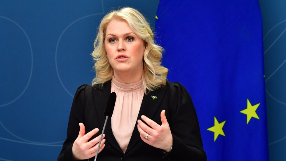 Socialminister Lena Hallengren (S) håller pressträff om coronavaccin. rkivbild.