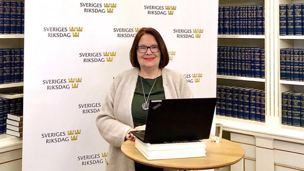 Andre vice talman Lotta Johnsson Fornarve (V) har gjort ett digitalt besök i Norrbotten som ett led i riksdagens firande av demokratins genombrott för hundra år sedan.