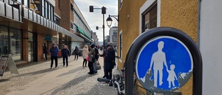 Det är förbjudet att cykla på Lilla torget