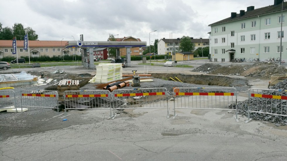 Här efter Sturegatan vid Tankas station byggs en ny tvätthall som ska driftas av Bilbolaget.