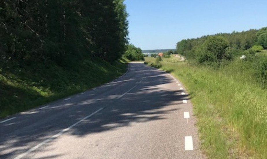 Det är en uppenbar brist att det inte är en cykelväg längs kustvägen norr om Nyköping.
Skriver Torbjörn Andersson.
