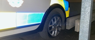 Polisbilar vandaliserade i Linköping och Motala - en gripen
