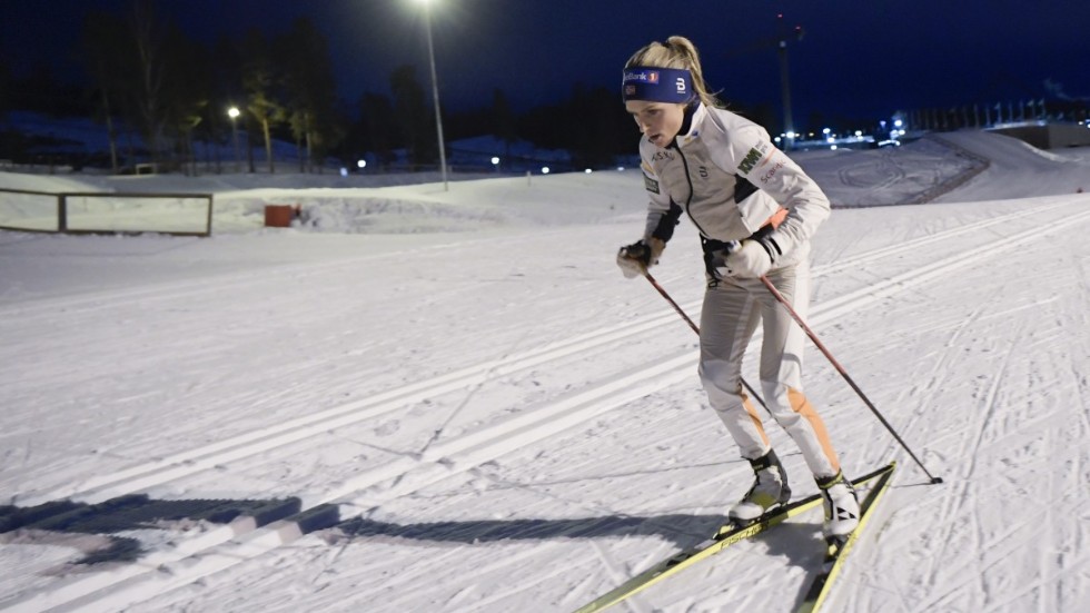 Therese Johaug tränar i Falun inför helgens världscup.