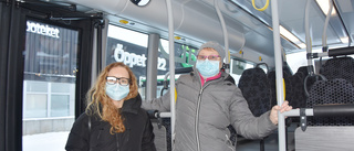 Bara hälften bar munskydd på bussen 