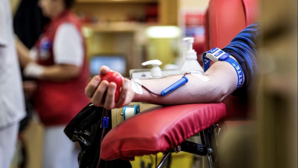 People in Västerbotten are encouraged to donate blood before going on holiday so that blood is available when the crisis hits in August.