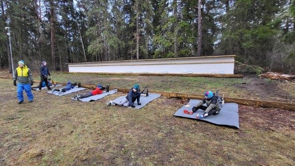 Prova på skidskytte 3 maj