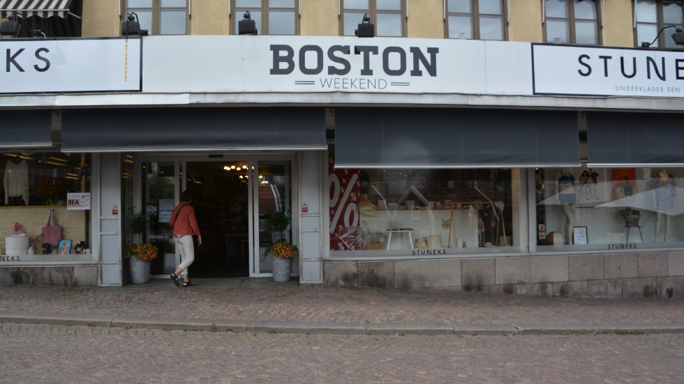 De som gick till Vimmerby torg under tisdagen med målet att handla kläder på Boston blev tvungna att ändra sina shoppingplaner. 