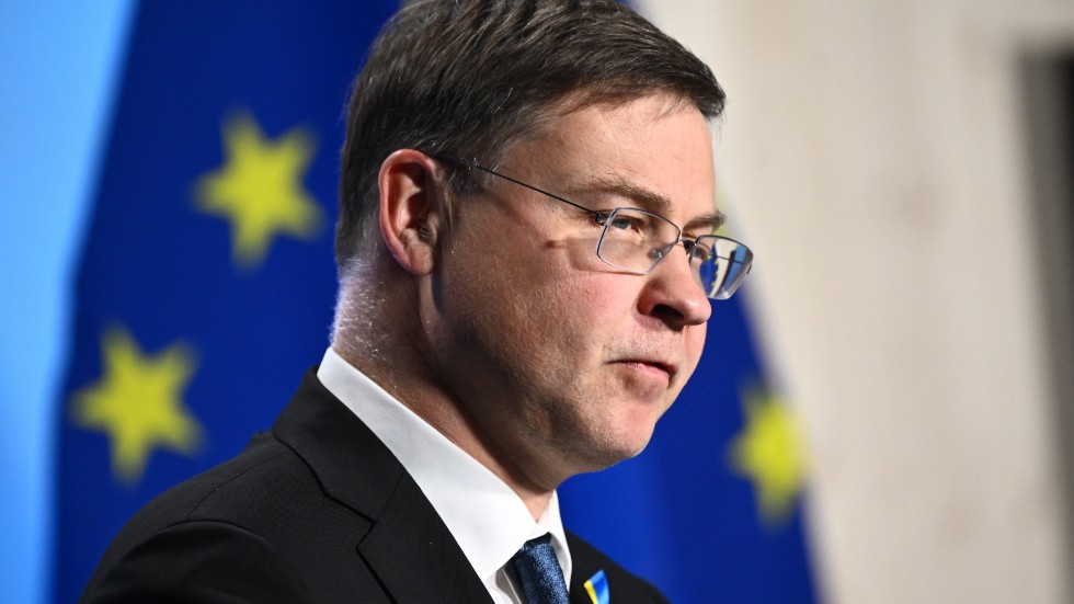 EU:s finans- och handelsansvarige vice kommissionsordförande Valdis Dombrovskis under ett besök i Stockholm i våras. Arkivbild.