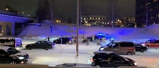 Larm om trafikolycka på E4 i centrala Skellefteå – en person förd till lasarettet med ambulans