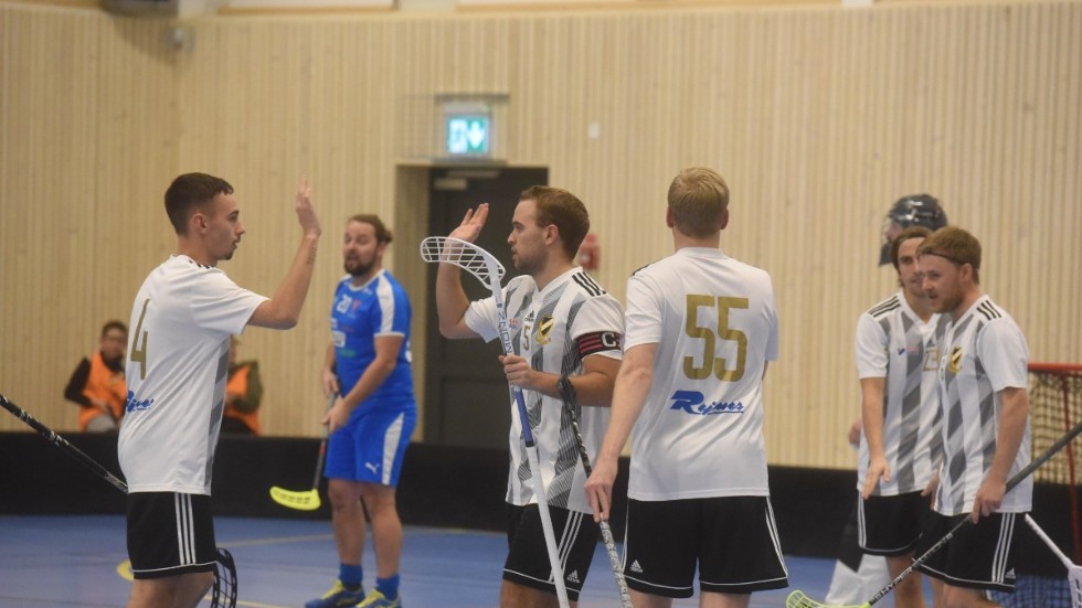 Tobias Claesson stod för tio mål och fem assist när Rimforsa vann med 30-5 mot IBK Succé.