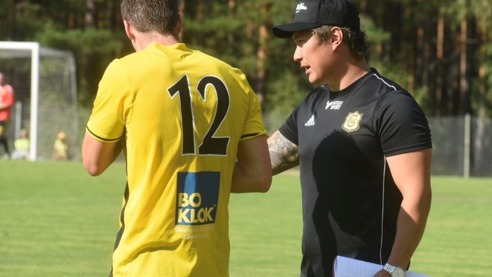 Daniel Ohlsson gjorde flera säsonger som huvudtränare för Gullringens GoIF. Nu kan han vara på väg tillbaka till gulsvart.