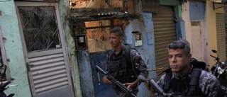 Militärpolis i massiv insats i Rios kåkstäder