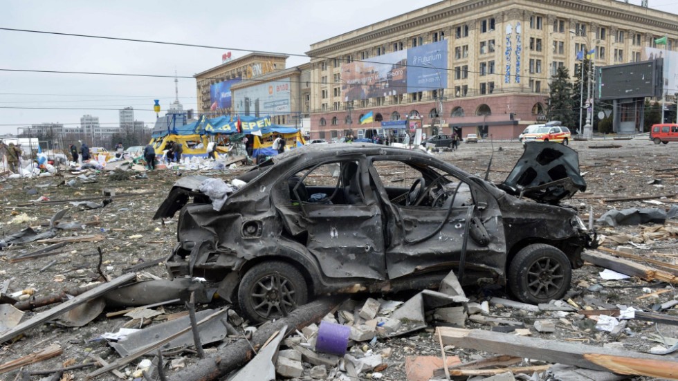 Frihetstorget i Charkiv efter en rysk terrorbombning.