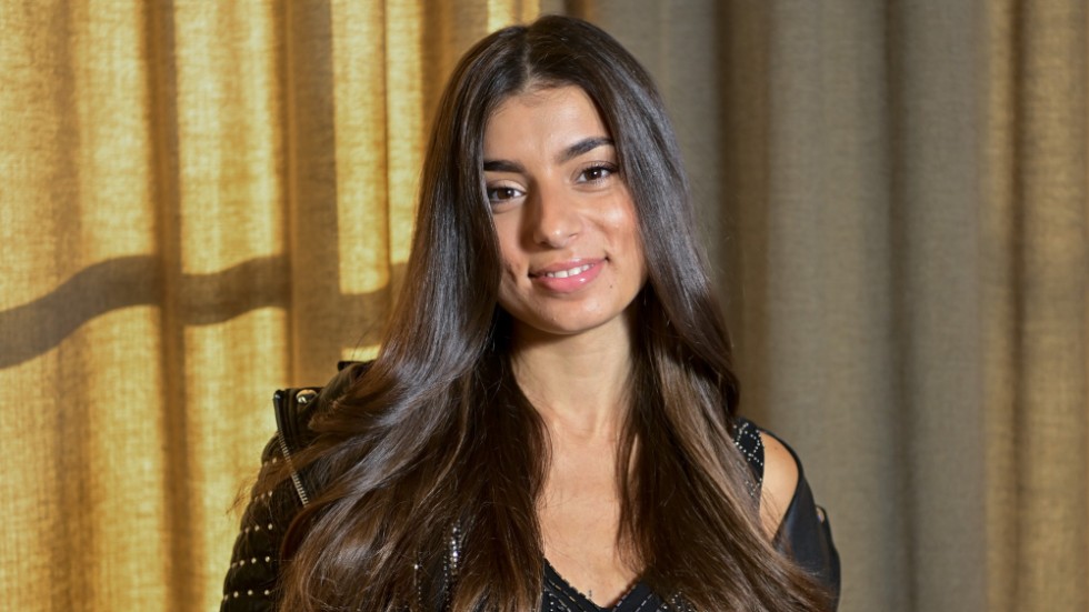 Carmen Toubia fick ett av juryns "wild card" och är bland de tio kvarvarande deltagarna i "Idol".