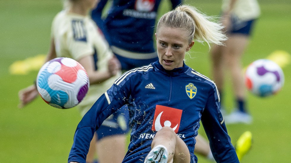 Rebecka Blomqvist startar på topp för Sverige i kvällens landskamp borta mot Spanien. Arkivbild.