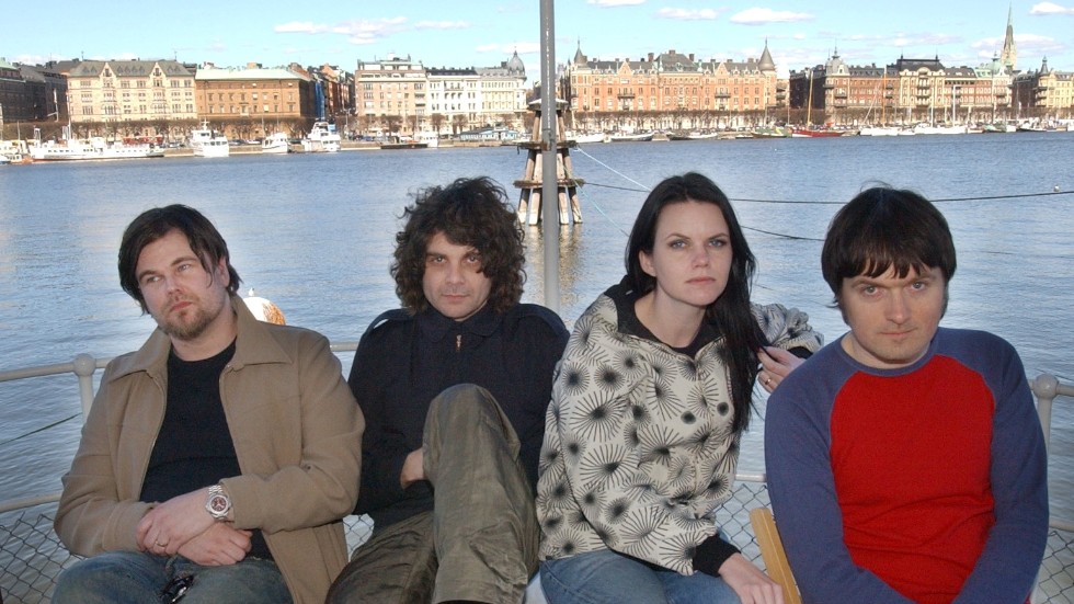 Fyra femtedelar av The Wannadies år 2002. Stefan Schönfeldt, Per Wiksten, Christina Bergmark och Erik Dahlgren. Saknas gör Fredrik Schönfeldt.