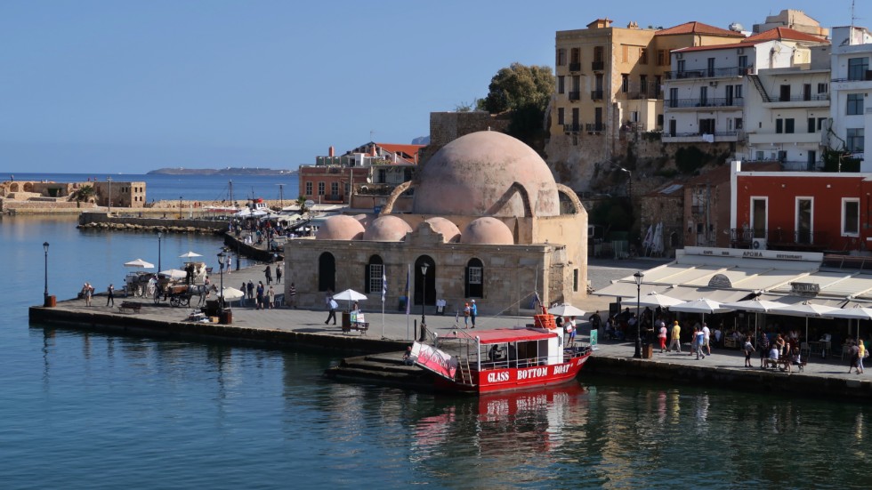 Chania på Kreta, med den gamla venetianska hamnen. Förra gången det var kris där låg orsakerna i Grekland, men så är det inte med coronapandemin.