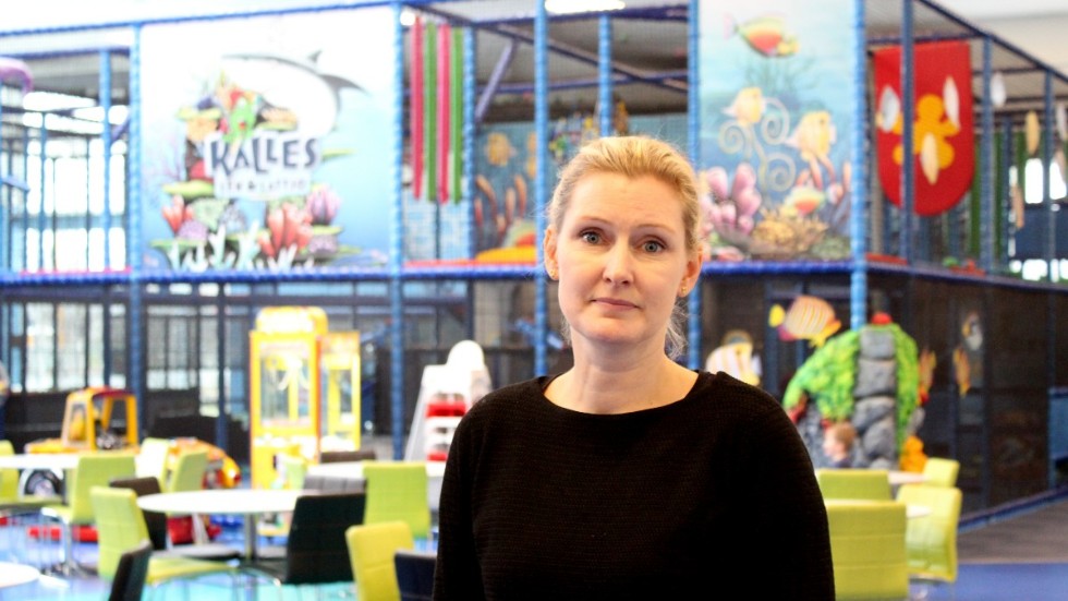 "Jag förstår att det drabbar familjer och jag önskar att vi inte hade behövt höja", säger Maria Carlsson som äger Kalles lek & lattjo.