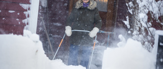 Lena, 76: "Den här snön är lätt att skotta bort"