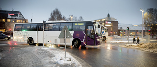 Trångt på bussen: Sluta utred och sätt in extrabussar