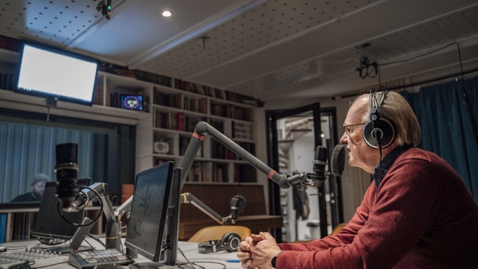 Sedan 2019 har Lasse Övling haft rollen som radiopsykolog i P1 och väglett många inringare och lyssnare genom små och stora psykologiska spörsmål.