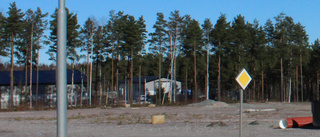 Bygget av Västerviksbutiken försenat • Då går flyttlasset