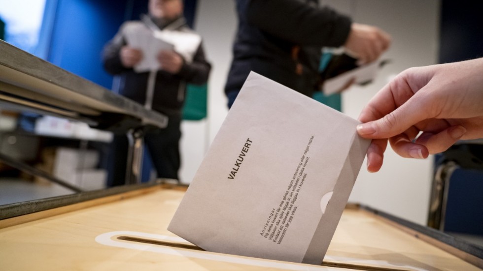 I stället för att bara rösta vart fjärde år, vill Strängnäspartiet införa e-demokrati, där kommuninvånarna kan vara med och bestämma i viktiga frågor.