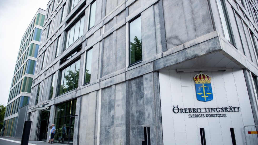 Örebro tingsrätt har fällt fem personer för att ha utsatt en man för tortyrliknande misshandel. Arkivbild.