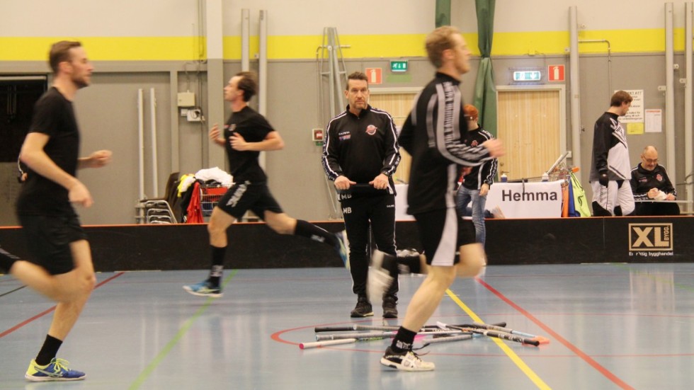 Magnus Bagge och hans FIBK tar chansen med spel i division 1 när serievinnande Rimforsa tackade nej.
