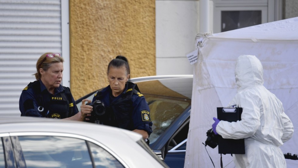 Ett av den senaste veckans offer i den gängkriminella miljön var en ung man som hittades död i en bil i Lidingö i Stockholm. 