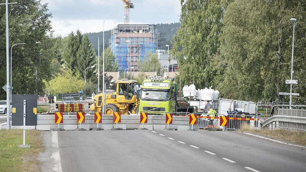 Samordningen av vägarbeten och grävningar borde bli bättre i Skellefteå kommun, menar insändarskribenten.