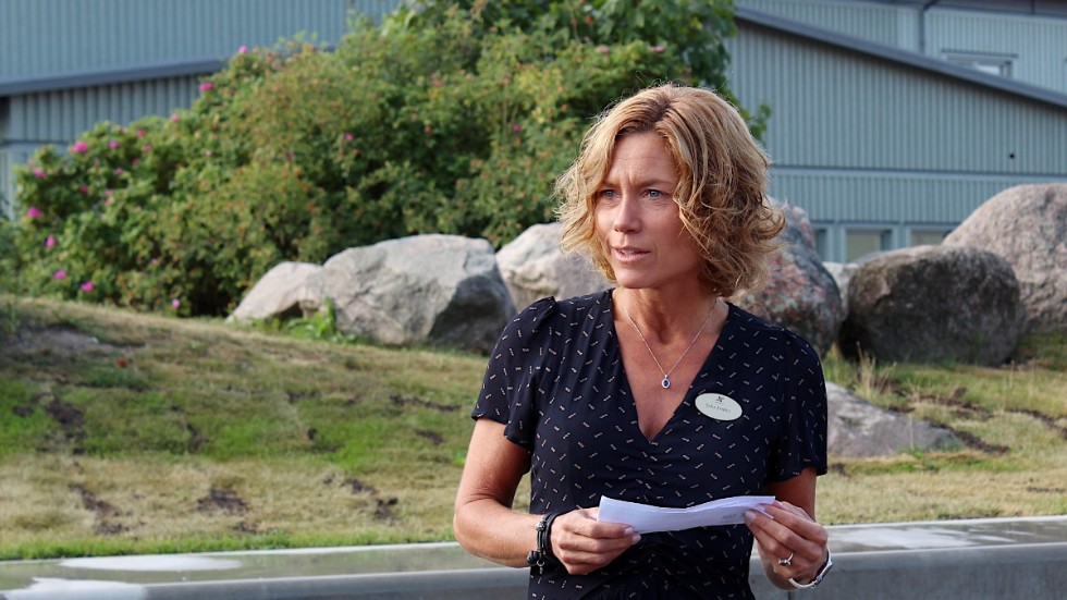 Utbildningsdirektör Sofie Lindén bör vidta en hel del skyddsåtgärder på Norrköpings skolor. Det föreslår LR: s ordförande Åsa Fahlén. 