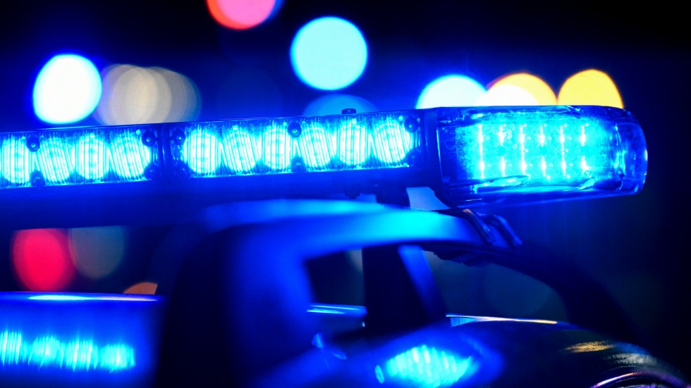 Polisen var snabba och kunde gripa två personer på bar gärning vid ett inbrott i Virserum på torsdagskvällen.