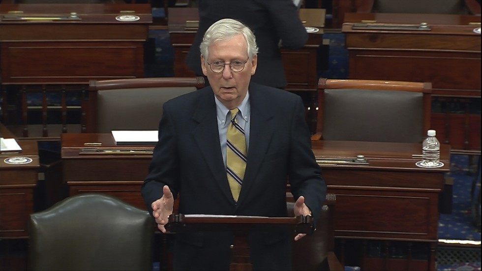 Senatens minoritetsledare, republikanen Mitch McConnell, talar i kammaren efter expresident Donald Trumps frikännande.