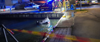 Bil hamnade i vattnet – mannens liv kunde inte räddas